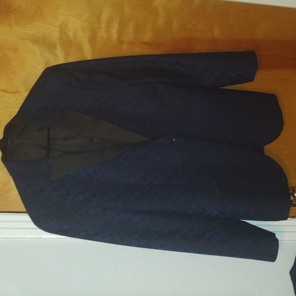 J. Ferrar Blue Floral Dinner Jacket